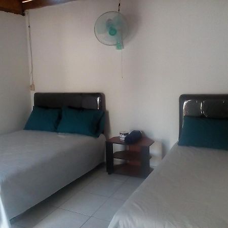 Izaac'S Bed & Breakfast โลวินา ภายนอก รูปภาพ