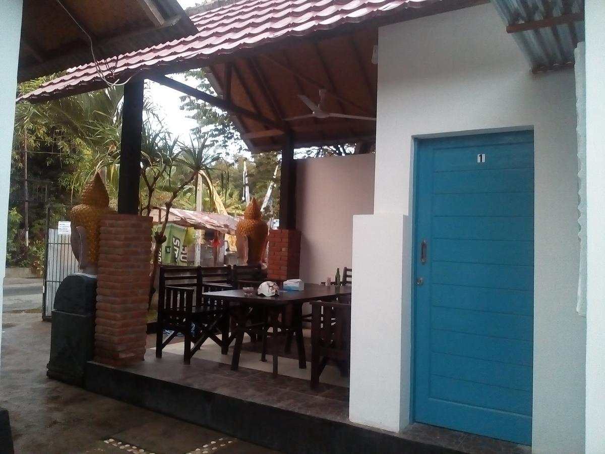 Izaac'S Bed & Breakfast โลวินา ภายนอก รูปภาพ