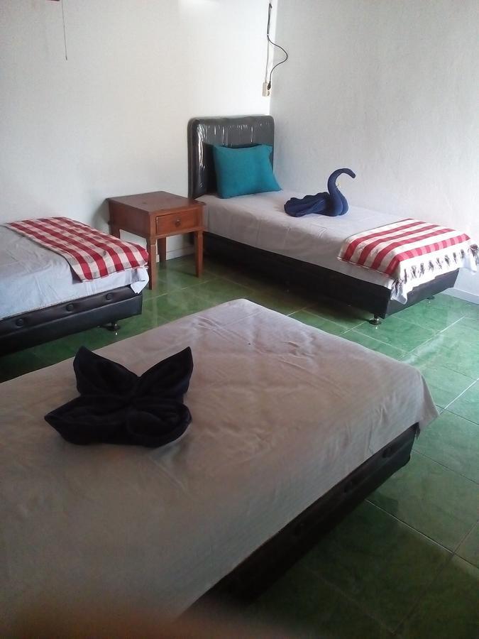 Izaac'S Bed & Breakfast โลวินา ภายนอก รูปภาพ