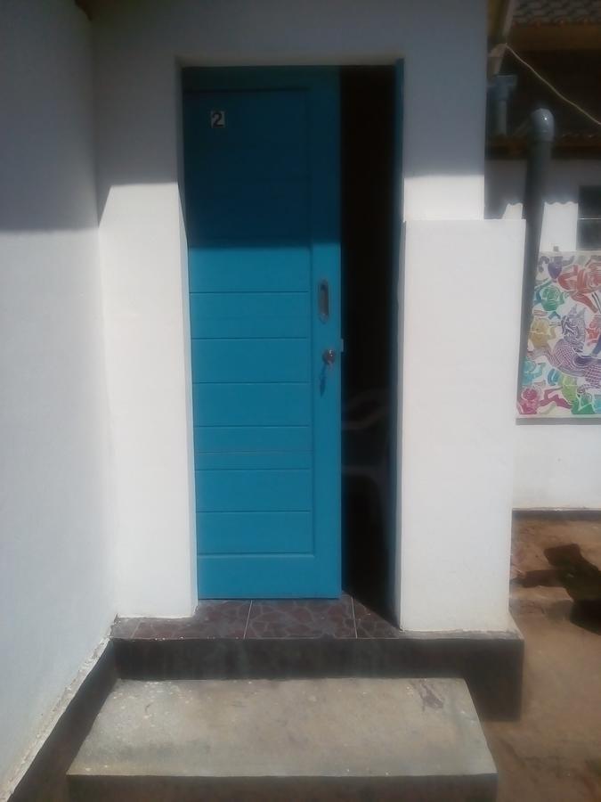 Izaac'S Bed & Breakfast โลวินา ภายนอก รูปภาพ