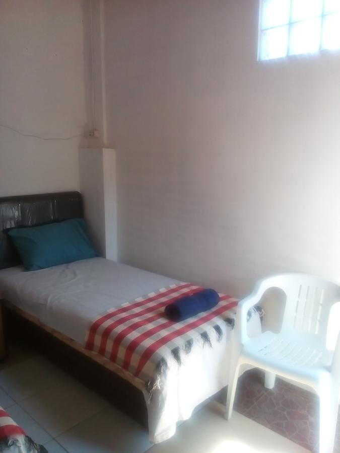 Izaac'S Bed & Breakfast โลวินา ภายนอก รูปภาพ