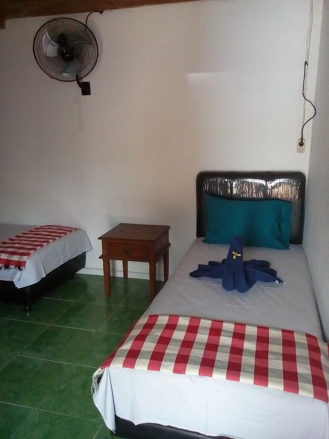 Izaac'S Bed & Breakfast โลวินา ภายนอก รูปภาพ