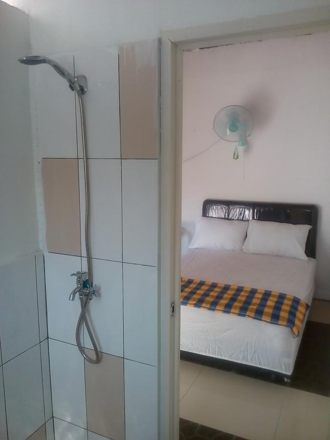 Izaac'S Bed & Breakfast โลวินา ภายนอก รูปภาพ