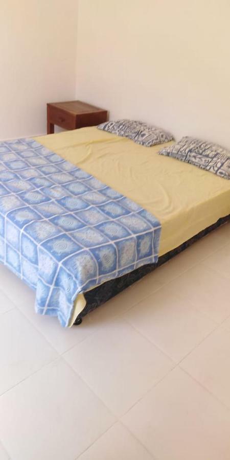 Izaac'S Bed & Breakfast โลวินา ภายนอก รูปภาพ
