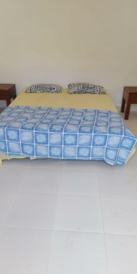 Izaac'S Bed & Breakfast โลวินา ภายนอก รูปภาพ